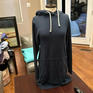 Moosejaw navy long women’s hoodie size small